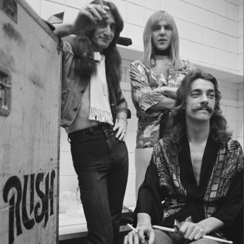 VINTAGE ROCK N’ ROLL 🎸 tweet media