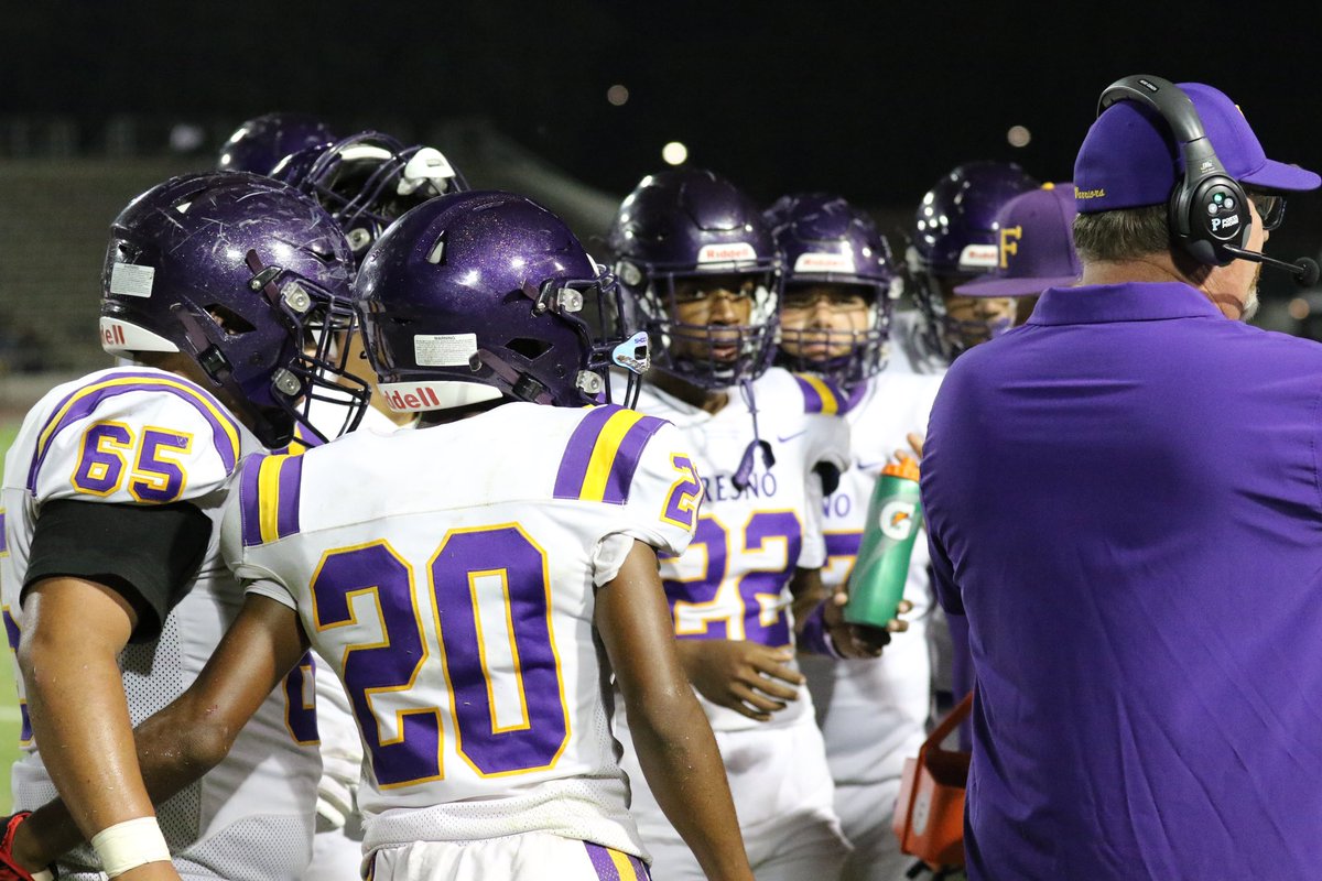 NYL Football - Ratcliffe Stadium
Hoover hosting Fresno High
Halftime Score
Fresno - 14
Hoover - 12