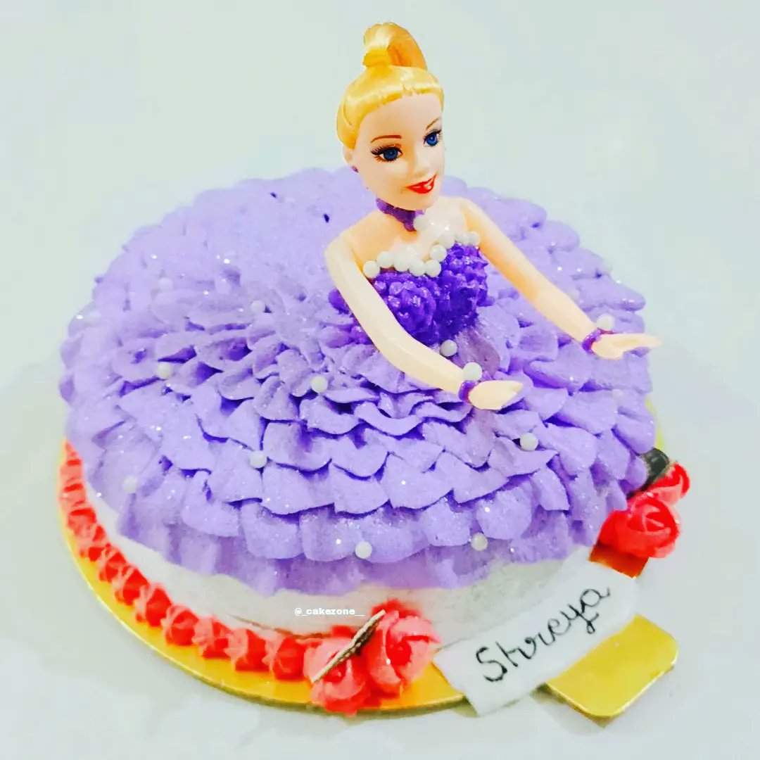cakezone__'s tweet image. Doll for a cute doll💜💞💜
Pounds- 2
Flavor- Butterscotch 🧡
Direct message us for orders📩📩
.
.
#newpost2023 #egglessbaking #freshwork #healthycake #dollcake #dollcakedesign #dollcakevintage #sittingdollcake #2pounds #butterscotchcake