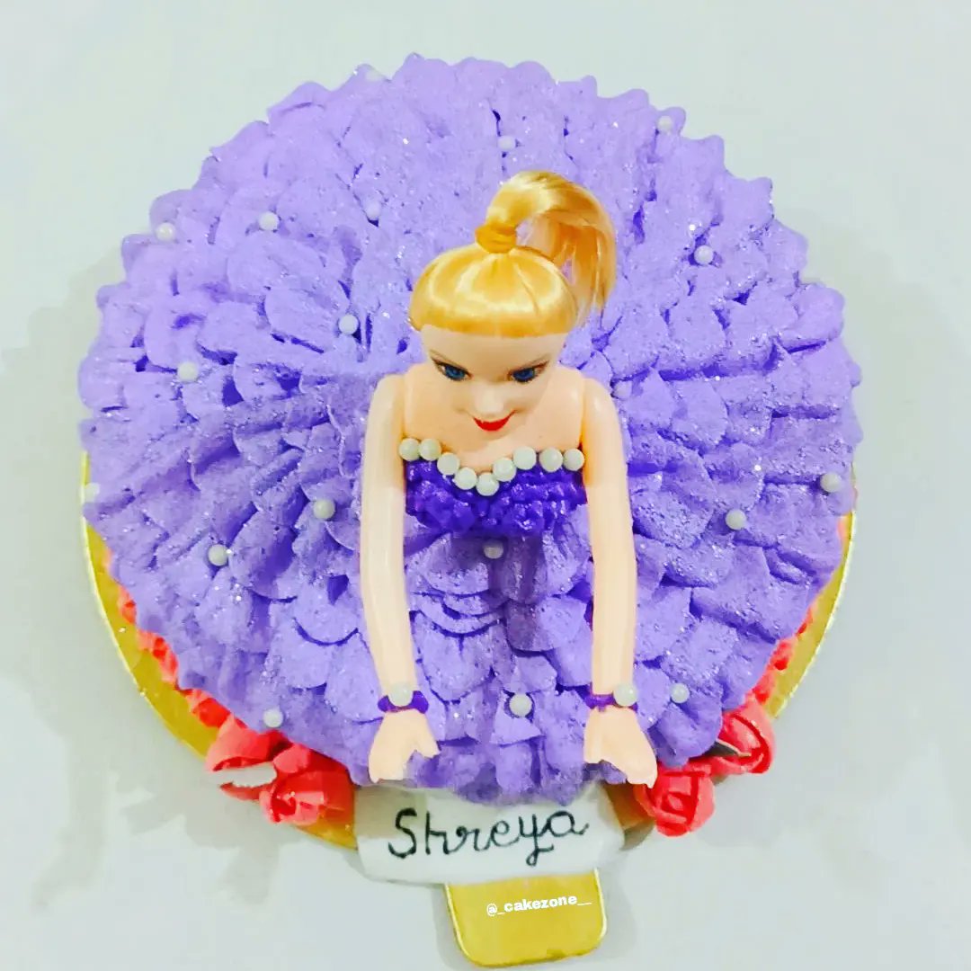 cakezone__'s tweet image. Doll for a cute doll💜💞💜
Pounds- 2
Flavor- Butterscotch 🧡
Direct message us for orders📩📩
.
.
#newpost2023 #egglessbaking #freshwork #healthycake #dollcake #dollcakedesign #dollcakevintage #sittingdollcake #2pounds #butterscotchcake