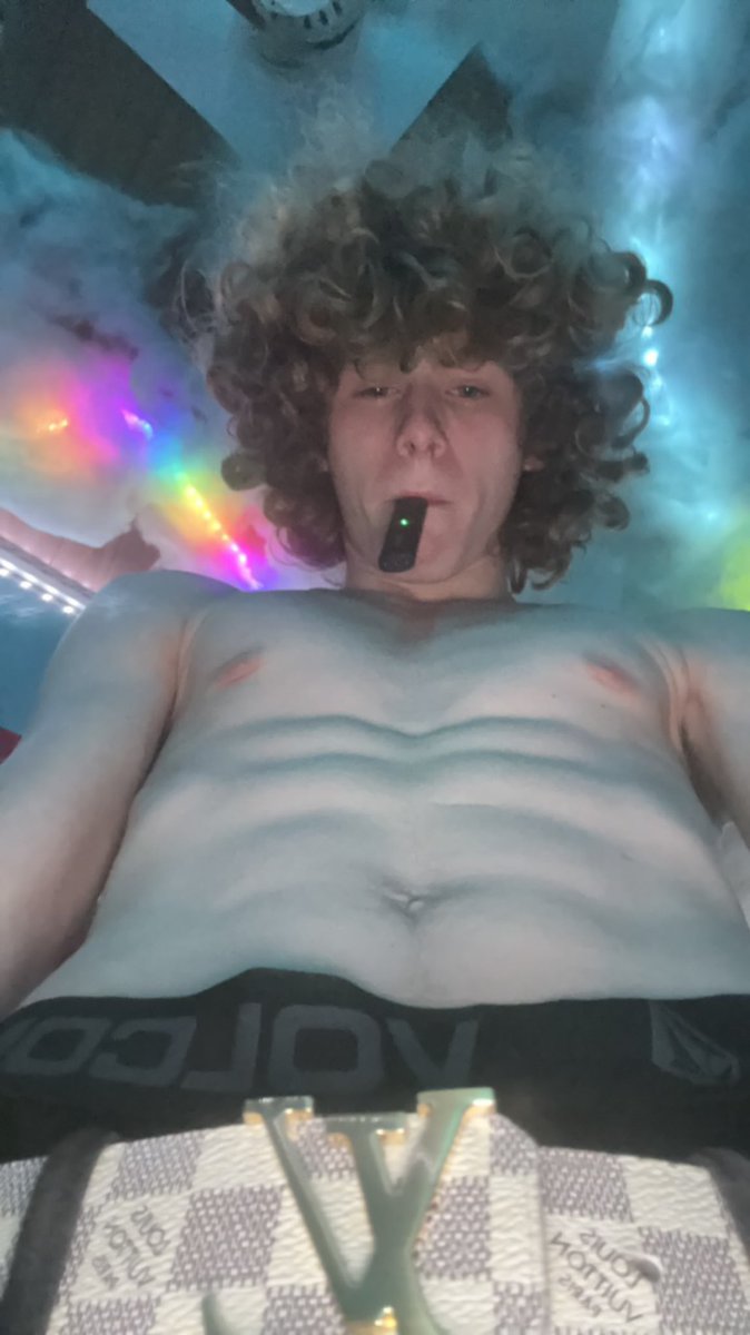 Master_kevin69's tweet photo. masters wants money https://t.co/ILfh1ri5H2