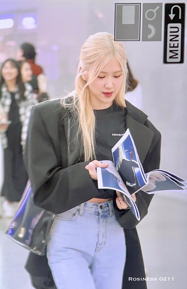 Rosiness_of0211's tweet photo. 230923🤍인천출국 Pre.

#블랙핑크 #로제 #ROSÉ #BLACKPINK https://t.co/H1bnLeZ3XD