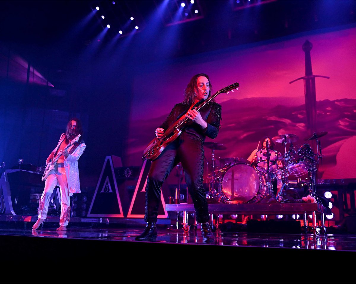 GainbridgeFH's tweet image. 𝙏𝙝𝙚𝙨𝙚 𝙖𝙧𝙚 𝙩𝙝𝙚 𝙩𝙞𝙢𝙚𝙨 𝙮𝙤𝙪'𝙡𝙡 𝙧𝙚𝙢𝙚𝙢𝙗𝙚𝙧 𝙬𝙚𝙡𝙡 ❤️‍🔥

@gretavanfleet | #Starcatcher World Tour

📸: bit.ly/3EOIp81