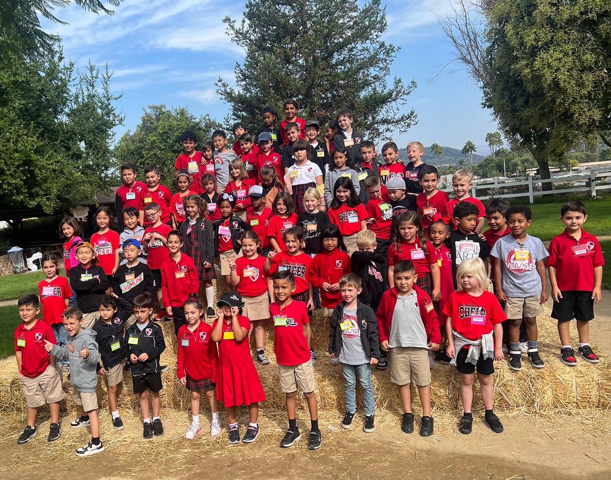 VCSCrusaders's tweet photo. Super fun first-grade field trip to Underwood Farms today! Our awesome students learned about farming, rode tractors, and picked vegetables—a perfect supplement to our science unit on healthy foods!
_____
#VCSFamily #CRUNITED #VCSElementary https://t.co/BUKvjnlOH9