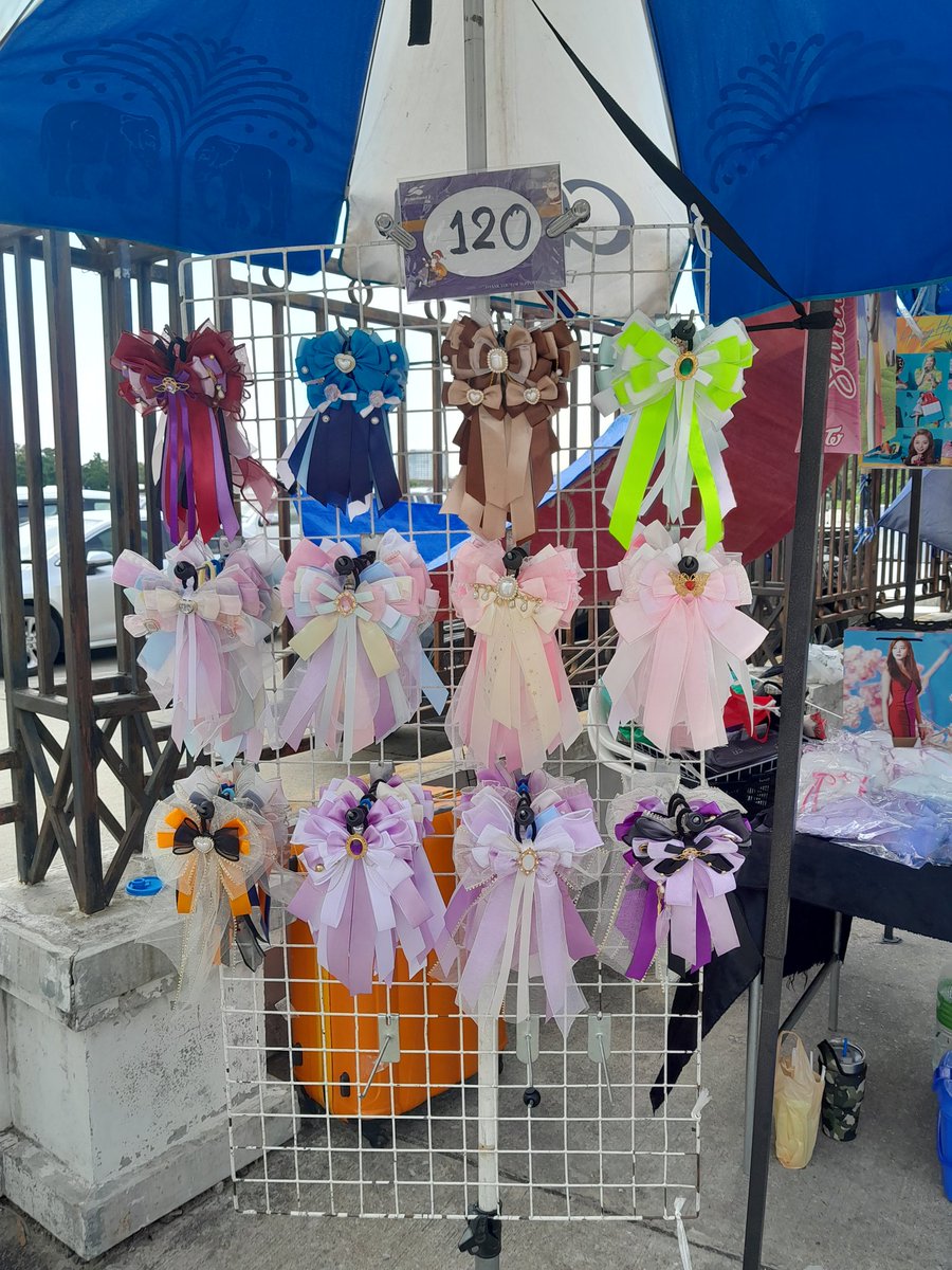 PATA_Shop88's tweet photo. ร้านป้าพร้อมให้บริการแล้วจ้าร้านแรกซอยแรก #TWICE_5TH_WORLD_TOUR_BANGKOK https://t.co/2TKzc3cpaT
