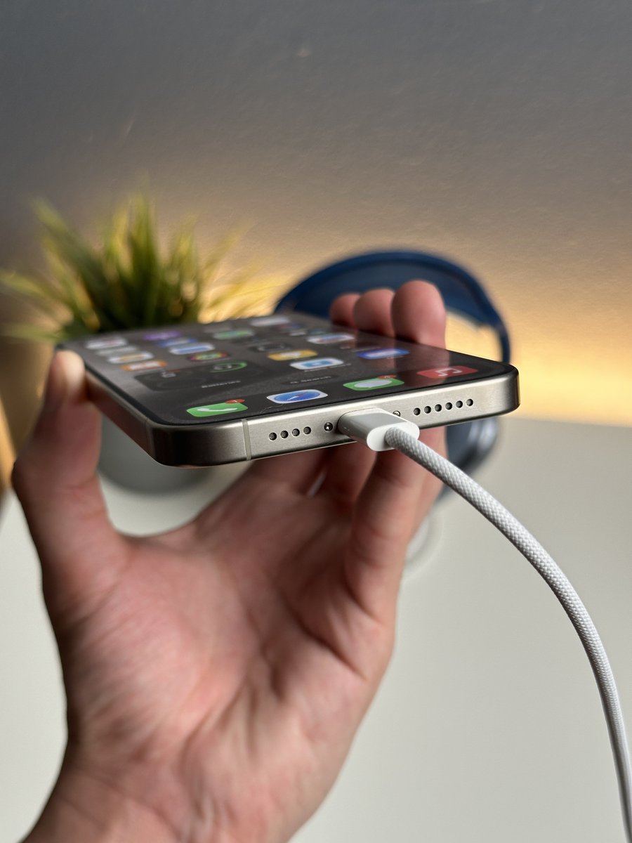 Apple Hub tweet media