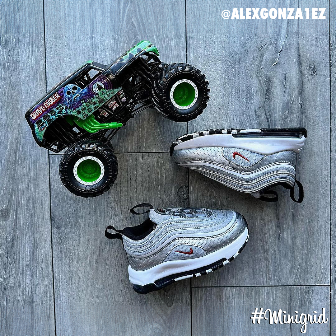 minigrid's tweet photo. Today's top #minigrid is by @alexgonza1ez.
▫️ #GraveDigger #Tee
▫️ #Nike #AirMax97
▫️ #Levis #Denim https://t.co/e82ncjnSun