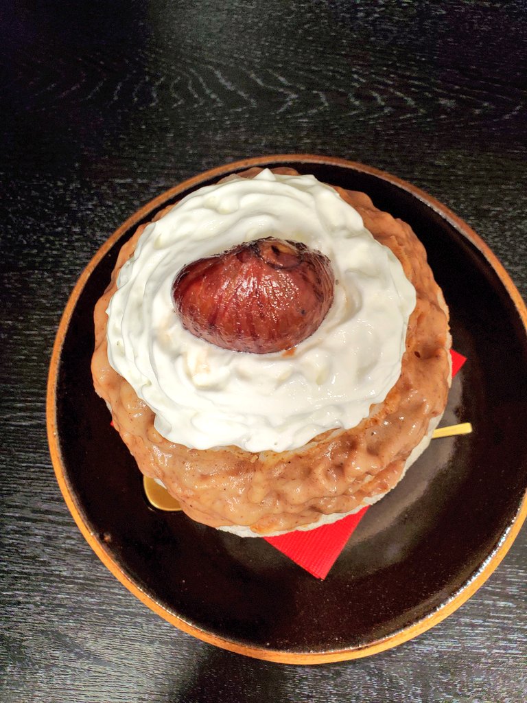 rio3705's tweet photo. #和栗
加賀棒茶シロップベ��ス
おはぎ風に期待したけど、ジャスミンライスの半ごろしはひっそりしてて入って��ておはぎ！ってほどインパクトはなかったかな？
渋皮煮はホックホク(๑´`๑)♡ https://t.co/wUG8AGMBYI