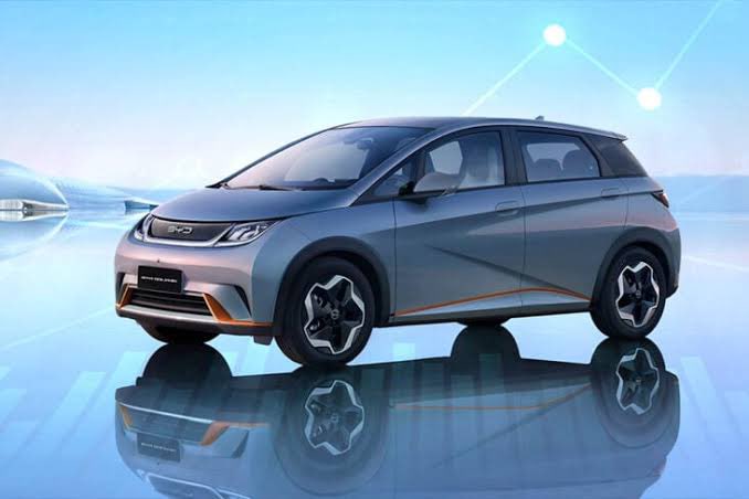 carreraen360's tweet photo. #Dolphin llegó a México 🇲🇽 

Es el auto 🚘 más pequeño 🔋 🍃 de BYD y tiene una etiqueta de $535,990.00💰 MXN.

-  93 hp / 132 lb-ft de torque y
- Karaoke 🎤 si, karaoke!

A la venta ya en los distribuidores @BYDAutoMexico https://t.co/rYxn6K07Ua