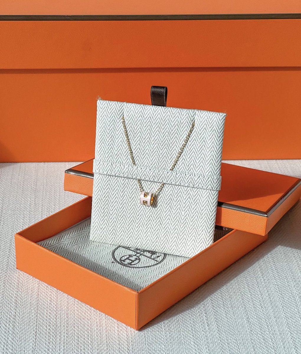 _BAHI1_'s tweet photo. .
.
Hermes necklace 💕 https://t.co/8xmKIgt8iC