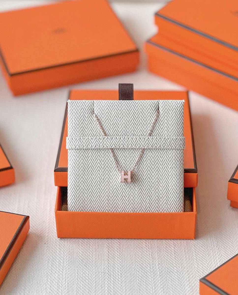_BAHI1_'s tweet photo. .
.
Hermes necklace 💕 https://t.co/8xmKIgt8iC