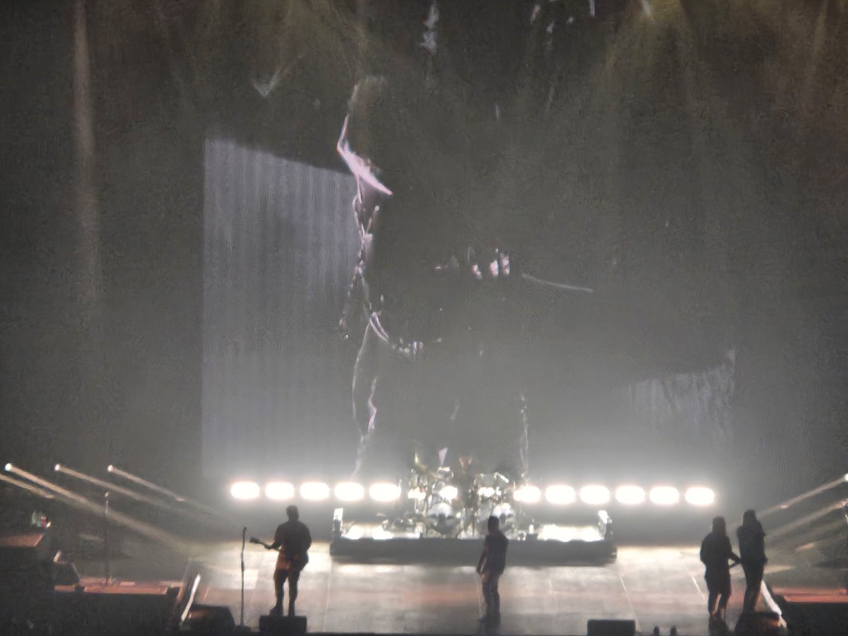 Corbe_A7X's tweet photo. 1st ever @TheOfficialA7X show. https://t.co/6wdDAudPns