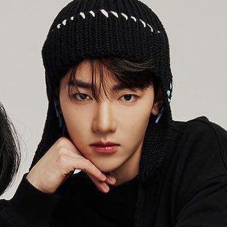 haoyazhanghaeyo's tweet photo. 와 얼굴 진짜 개큰냐냐냥..
두꺼운 눈썹과 두꺼운 콧대로 빛나는 티존을 봐 https://t.co/5K1EPypaaX