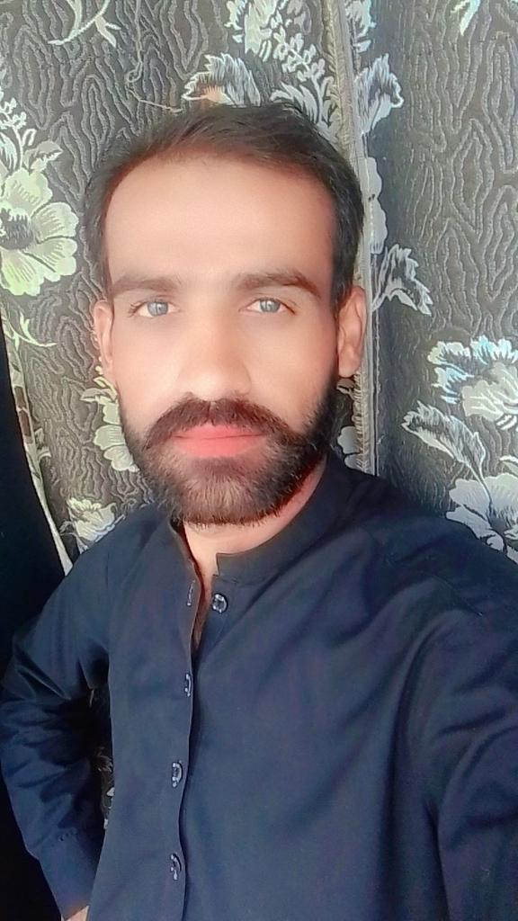 QaimLaghari1's tweet photo. ایک  تنہائی کے سوا کچھ ن رہا پاس میرے 
میں نے اپنے سے زیادہ چاہا تھا اپنوں  کو https://t.co/rUuu1lAX9m