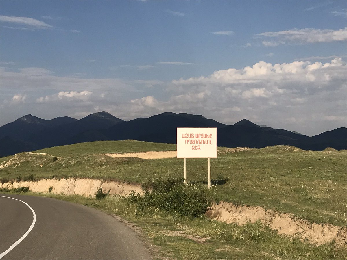 Nikol supporters are the shame of the Armenian nation.  
Թքեմ բոլորիտ երեսին, հատ հատ։