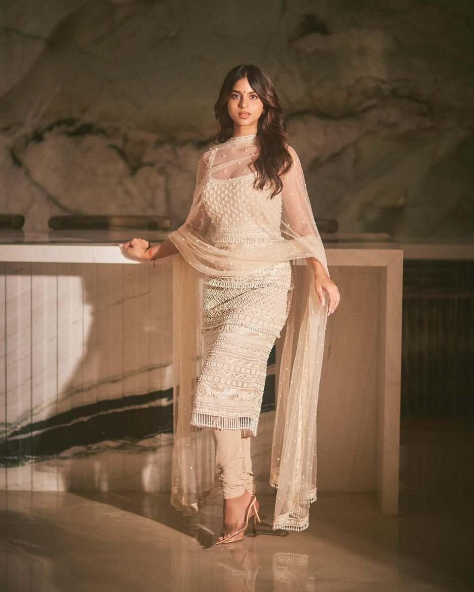 StarStyleStory1's tweet photo. Suhana Khan 💖 https://t.co/Z9yHQ2tJiR