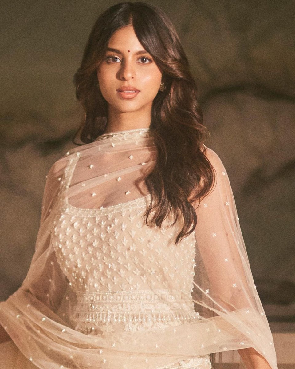 StarStyleStory1's tweet photo. Suhana Khan 💖 https://t.co/Z9yHQ2tJiR