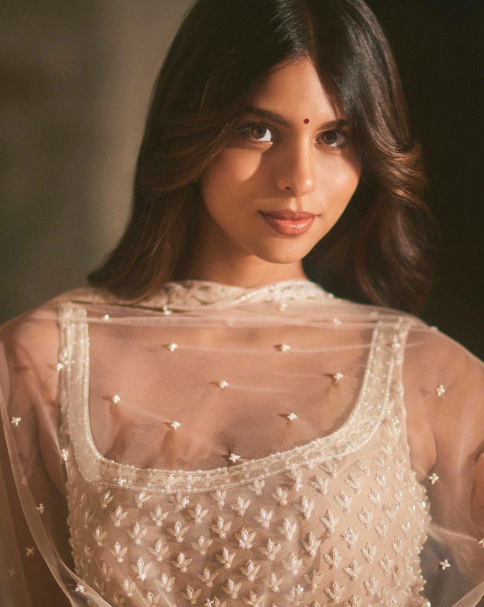 StarStyleStory1's tweet photo. Suhana Khan 💖 https://t.co/Z9yHQ2tJiR