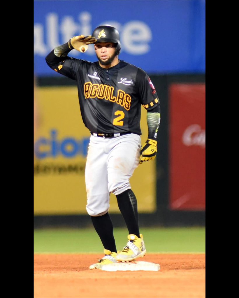 Al final, aún con la marea brava, todavía estamos en el mismo barco.

De este lado somos más, evitando que se hunda, que los que hacen presión del otro lado para intentar hundirlo. 

¡Recuerda que SENTADO en la cabina, al zarpar. El último que se tira es el CAPITÁN!

#ElCapitán