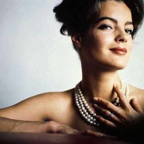 SuHoRoma's tweet photo. 🎥 Eine ganz Große wäre heute 85 geworden 🎥
#romyschneider #laschneider #schauspielkunst #schauspiel #kino #cinema #diebeste #bestever #85 https://t.co/VBBIAXJDcN