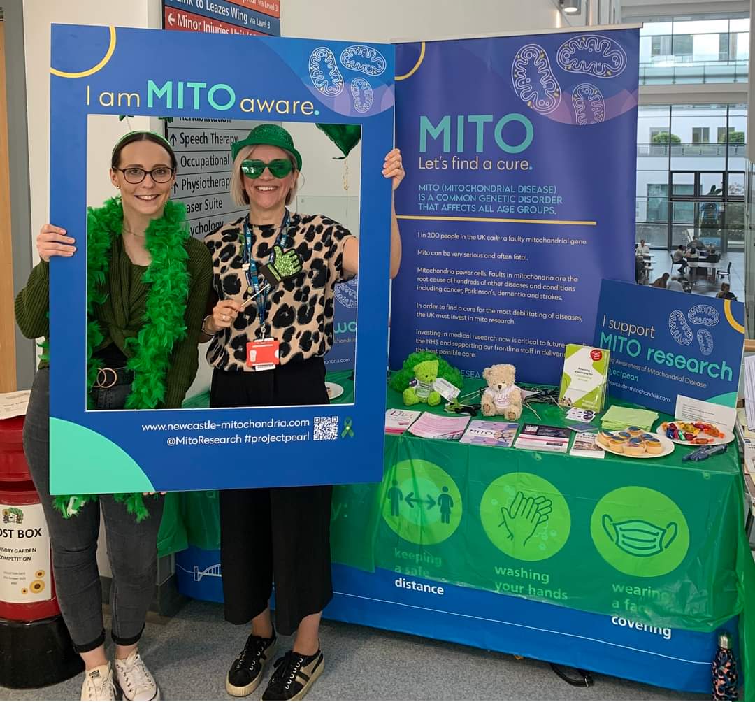 A great week raising awareness of #MitochondrialDisease in Newcastle! Proud to be part of the fantastic @MitoResearch team 💚 @MitoAware #Mito #POLG #Alpers 💚