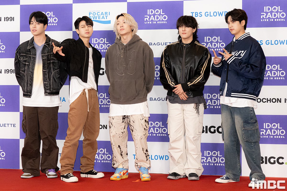 imbcenews's tweet photo. 아이콘, '각기 다른 개성' #아이돌라디오 #아이라디오콘서트 #IDOL_RADIO_LIVE_IN_SEOUL #IDOLRADIO #MBC #아이콘 #iKON [iMBC 직찍]

⬇️Click Plz⬇️
https://t.co/2DFIHxXyHV https://t.co/5IbS9t0yUc
