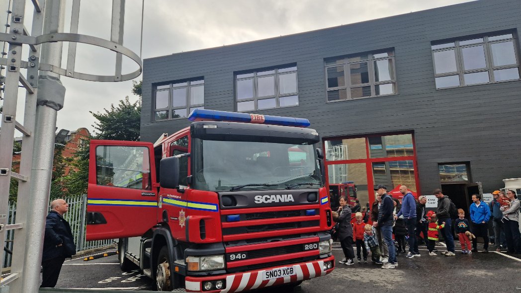 We're getting lots of calls this morning. Unfortunately we're not able to answer! We will try squeeze walk-ins throughout the day if you're calling about slots.