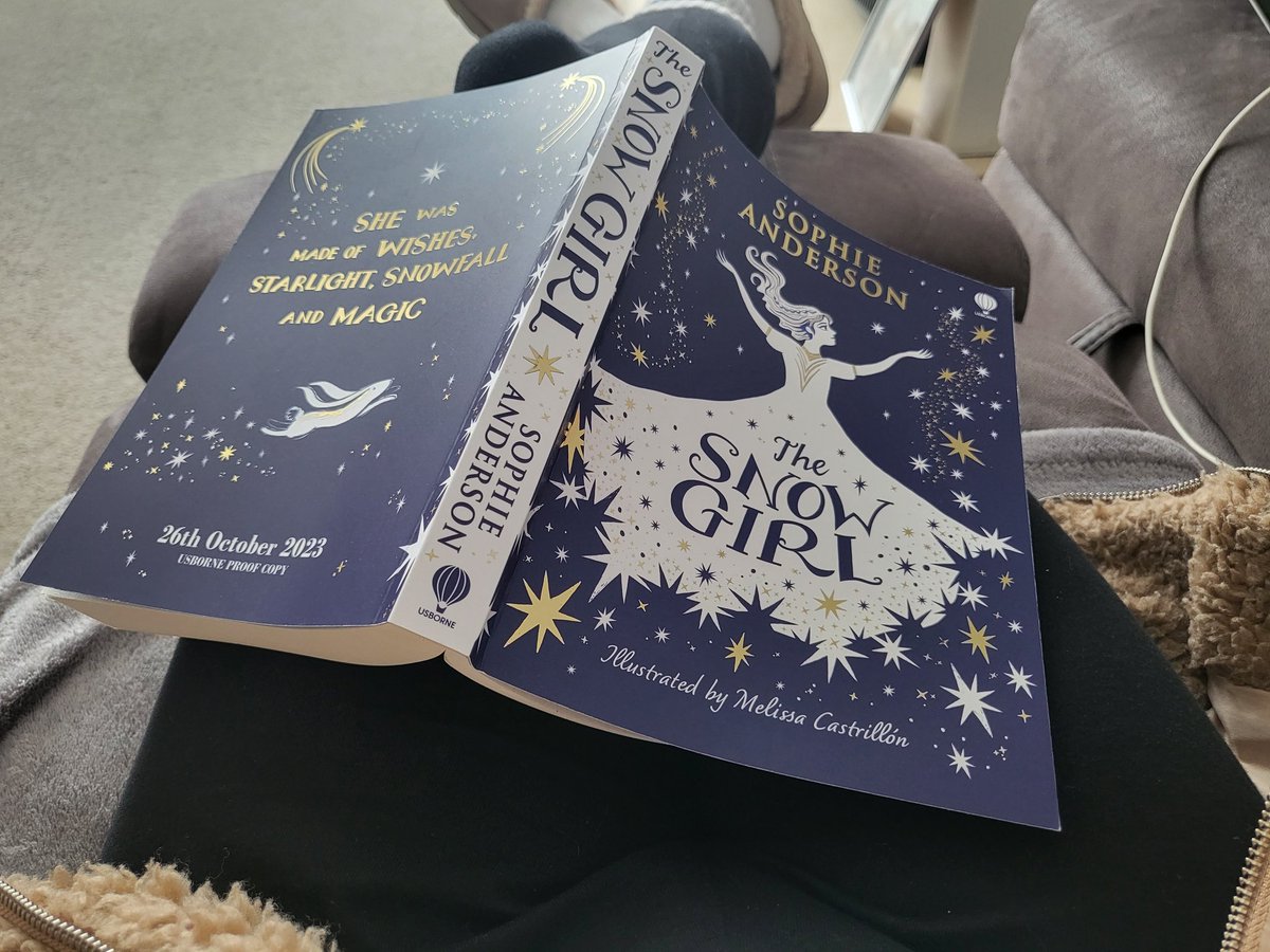 Today's book of choice . . #thesnowgirl really is rather magical @sophieinspace 

Out next month, it's a wintery treat worth waiting for #saturdayreads