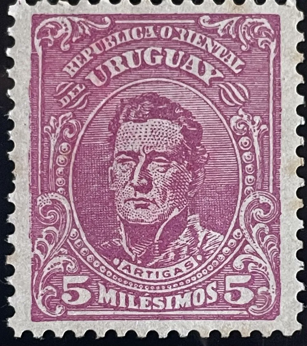🇺🇾 Today we commemorate the anniversary of the death of José Gervasio Artigas, leader and father of Uruguayan independence. His legacy endures in history and the fight for justice 🌟🗡️ #Artigas #Uruguay #philately Do you dare to find the differences? Artigas Series 1912