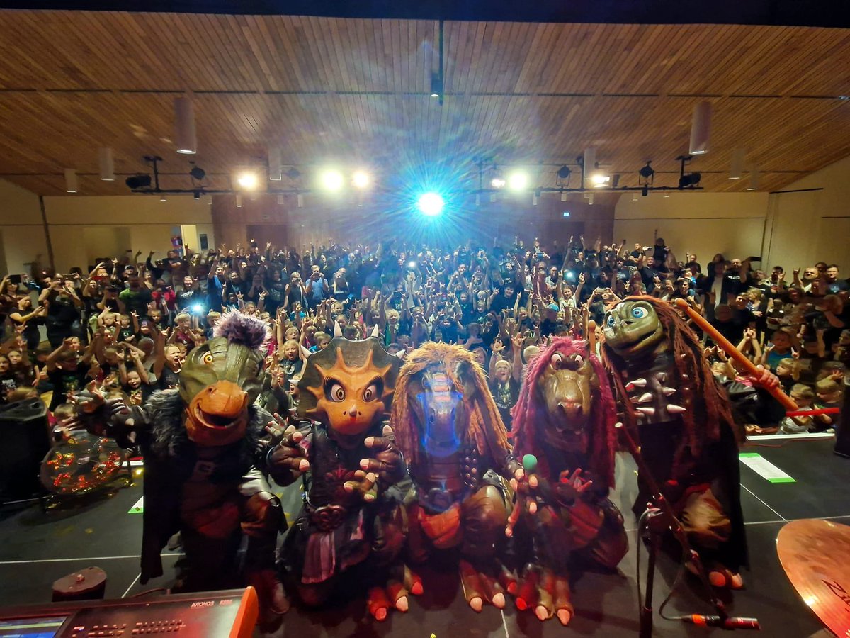 Danke nach Oberfranken! 🦖 Ihr lieben Leute in Hallstadt: schön war’s! 💚
Wir sind heute in Neuenstadt am Kocher - da geht’s rund! 🎉