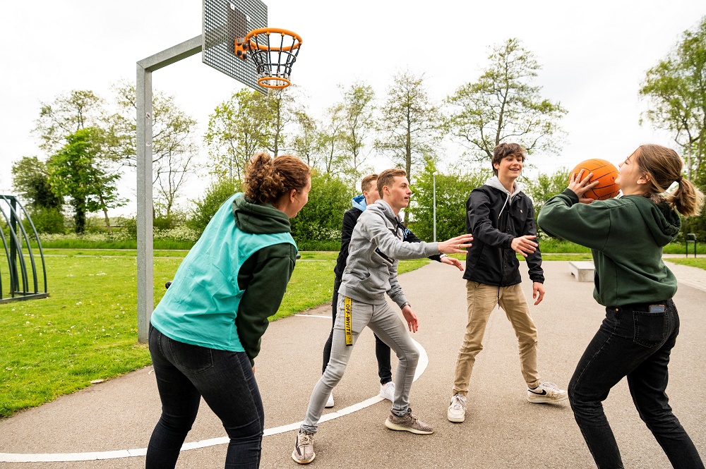 Op 28 september start de Week tegen Eenzaamheid. Iedereen kan te maken krijgen met eenzaamheid. Bij jezelf of een ander. En iedereen kan er iets tegen doen. Ben je benieuwd naar de activiteiten die in onze gemeente georganiseerd worden? Ga dan naar: reuseldemierden.nl/samen-tegen-ee….