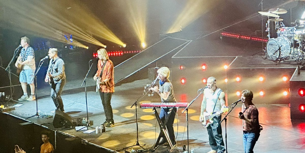 HeartToFollow84's tweet photo. @bustedworld @Busted https://t.co/l7RVuWiYHd