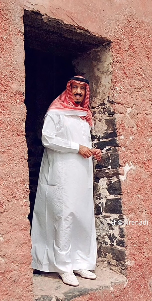 WejdanMS1's tweet photo. #اليوم_الوطني_93_السعودي 

كل عـام والسعودية تعانق السماء مجداً
وتحضن السحاب فخراً وعزاً 🇸🇦🤍♥️ https://t.co/cJMUFMNcPA