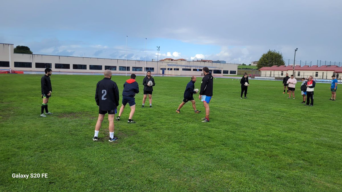 Escuela Nacional de Entrenamiento y Educación FER (@eneeferugby) on Twitter photo 📚Ayer comenzó el curso de Level 1 <a href="/WorldRugby/">World Rugby</a> de entrenadores en Santander, en colaboración con <a href="/rugbycantabria1/">rugbycantabria</a>
Los formadores que están impartiendo el curso son: Boris Gutierrez y <a href="/Jap_69/">Jos Portos🌈</a> 📚Ayer comenzó el curso de Level 1 <a href="/WorldRugby/">World Rugby</a> de entrenadores en Santander, en colaboración con <a href="/rugbycantabria1/">rugbycantabria</a>
Los formadores que están impartiendo el curso son: Boris Gutierrez y <a href="/Jap_69/">Jos Portos🌈</a>