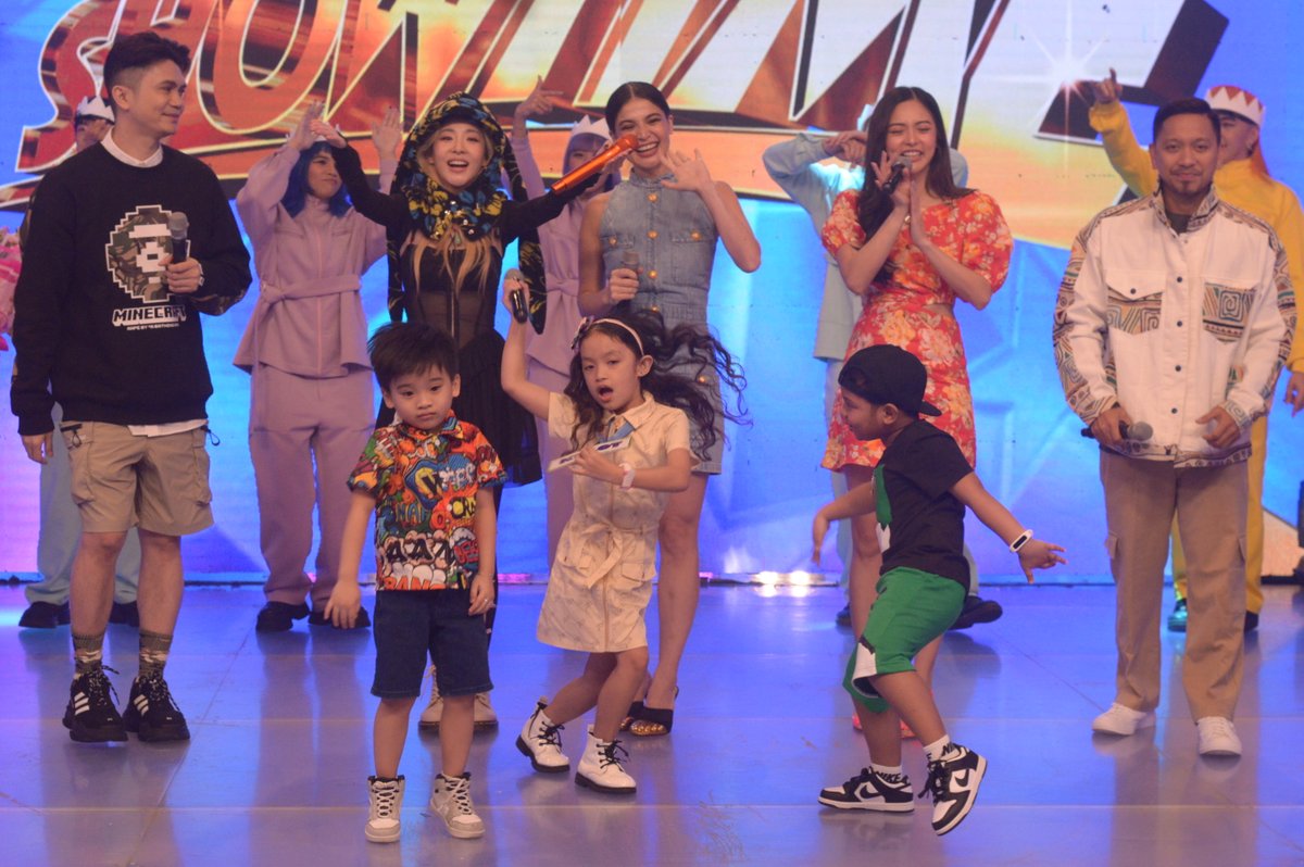 itsShowtimeNa's tweet image. ✨#MiniMsUDanceChallenge with SANDARA PARK! #ShowtimeSiksikSaya