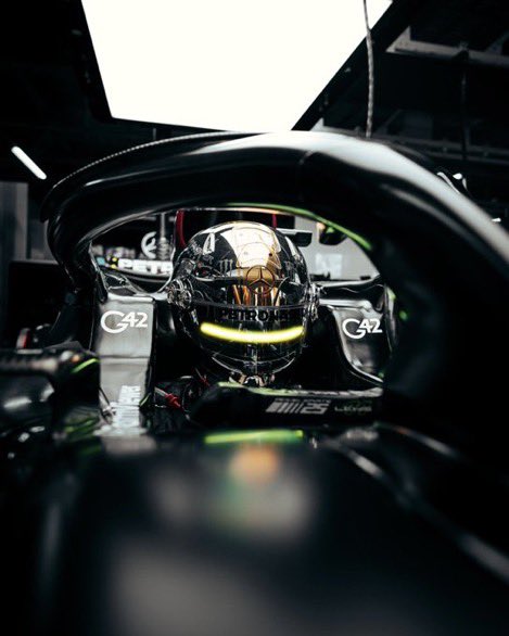 Lewis Hamilton'un #JapaneseGP özel kaskı! #F1