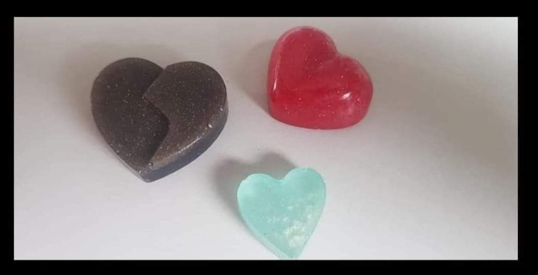 ChildMindMosaic's tweet photo. "Thanks to the therapy I received and with the help of my Counsellor I realised that there were good things in life after all and I could enjoy them. I don't self harm or hurt myself anymore. I can manage the difficult times now as I know what to do when I see them coming" Jo 14 https://t.co/ie4Dvvauga