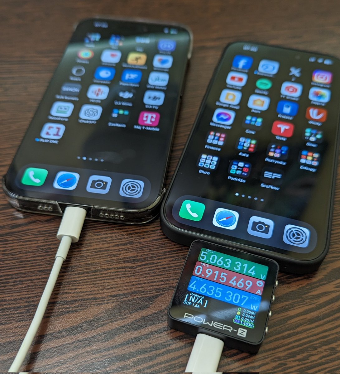 MocnyVlog's tweet image. Może nie za szybko ale #iPhone15 doładuje inne urządzenia. Do dyspozycji 5W i potrzebny przewód.
