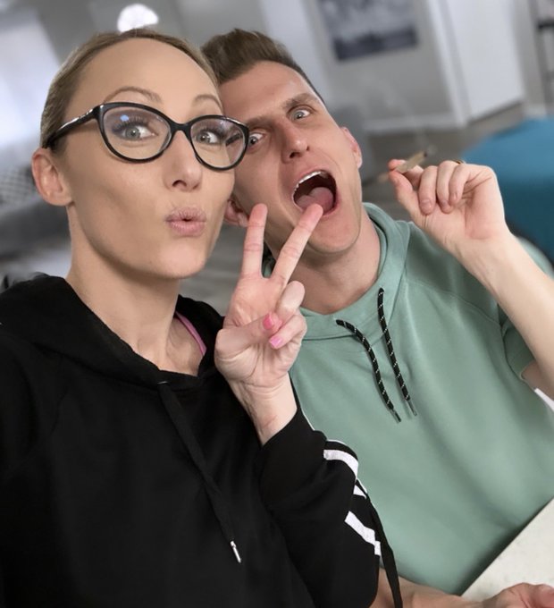 Literally one of my favorite persons @Oliver_Faze_ 🥲❤️❤️❤️❤️😇 I MISS YOUUUUU https://t.co/VKOn6ihQ9c<a class="tags" href="/tag/oliver_faze_">@oliver_faze_</a><a href="/tag/queenshit"class="tags"><span>#queenshit</span></a><a href="/tag/bossbabesgetstagetables"class="tags"><span>#bossbabesgetstagetables</span></a>