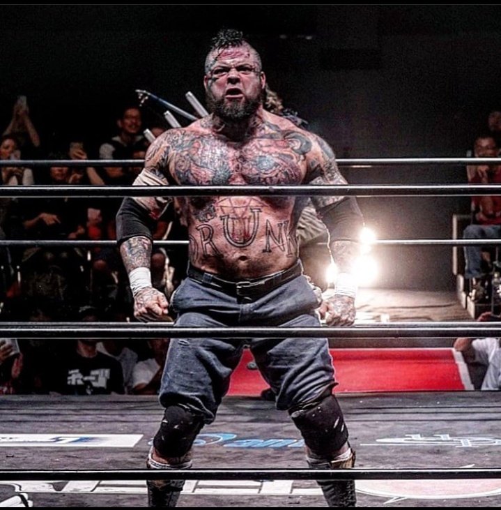 Braddock420's tweet image. Before my match against Donnie Harris Thursday night in Philly for @OutcastsCW at "And Justice for... Brawl!"

Before I won't the World Championship! 

I'm now back in Stockton. Heading for bed. Tomorrow we party!

#bloodfighter #antiicon