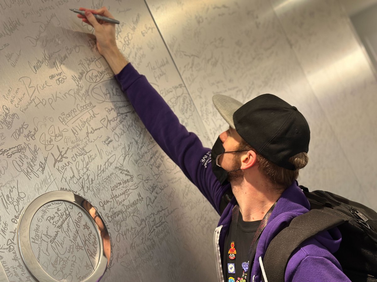 _Smirky's tweet photo. Today, I was met with so much love and support as I begin to write the next chapter of my journey. ✍️

I'm so humbled and grateful to be a 2023 Twitch Ambassador, and I can't wait to see what's in store for our community's future. 💜

The Journey Continues! 🫡 https://t.co/w7K9pHZNpw