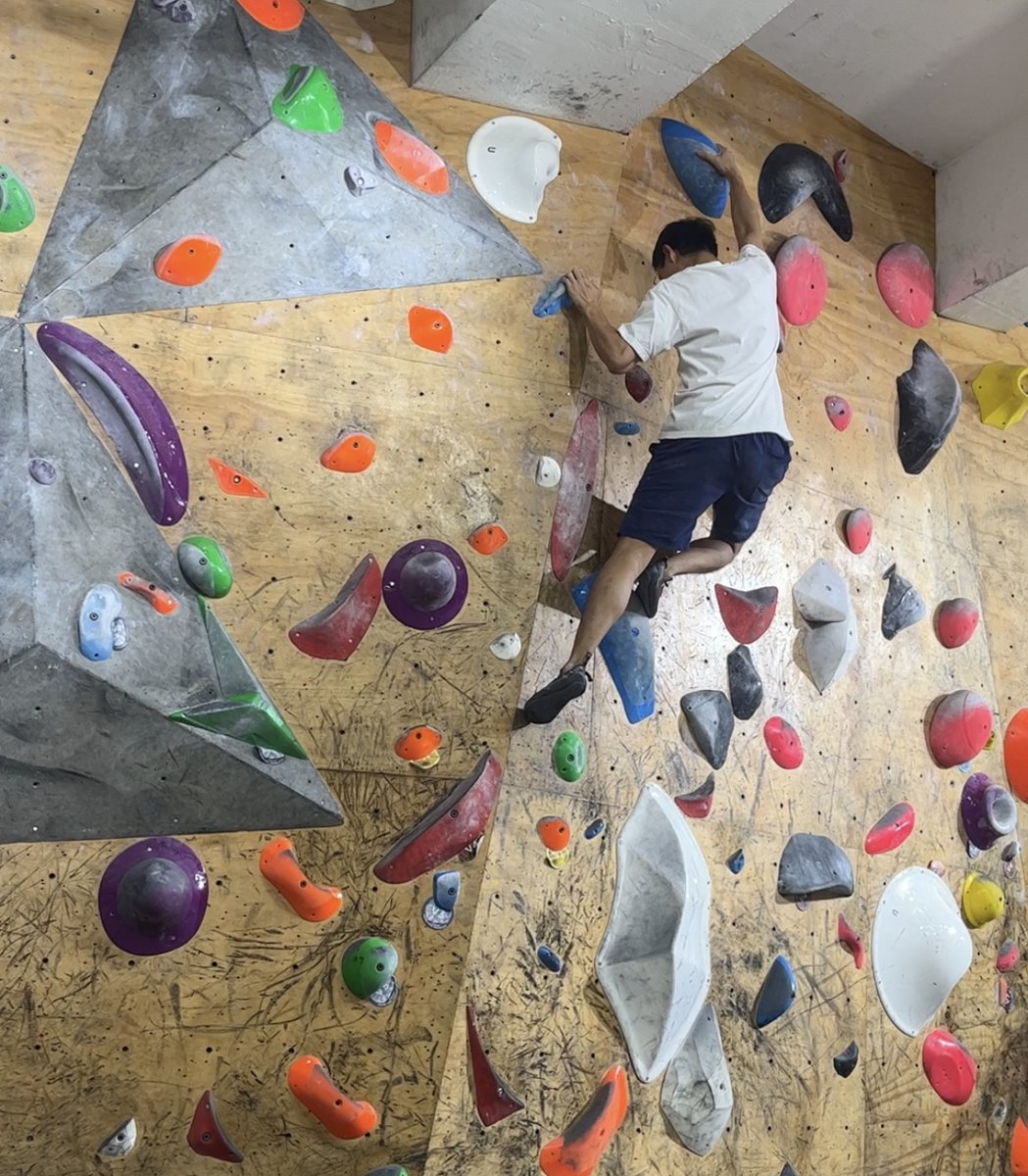 organized this adhoc bouldering meetup in 48 hours on the night before <a href="/adrianmcli/">adrianmcli</a>’s flight 🧗🏻‍♀️🇭🇰

Thanks for joining our 1st non-running event in NounsRC’s history 😝

Our next run is on 26 September, the coming Tuesday!🥮✨ Join our TG for more info!