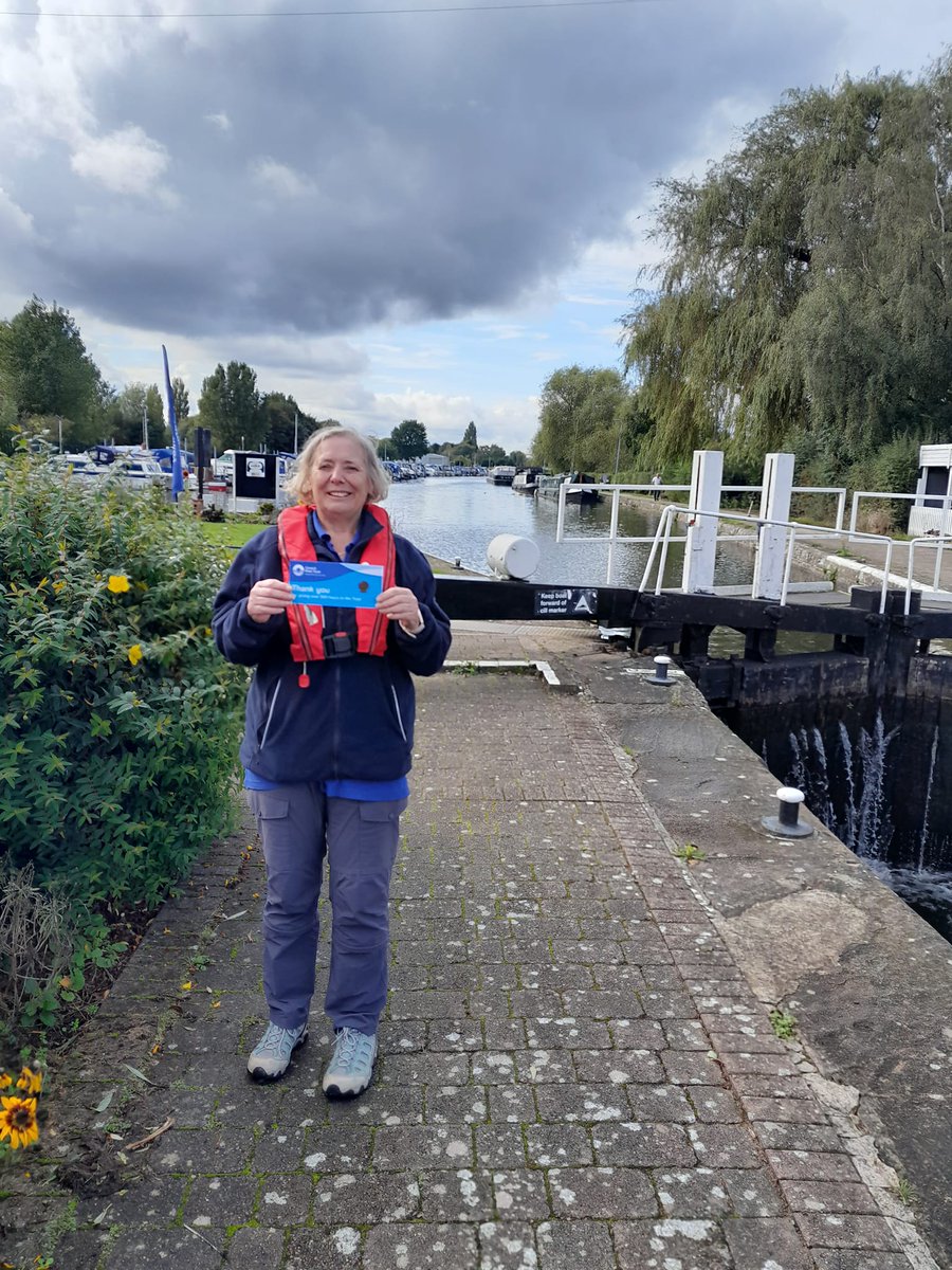 Yesterday, our fabulous colleague Jan was presented with a Bronze Award for chalking up 500 hours #volunteering as a lock keeper at #Sawley. Well done, Jan and here’s to the next 500. @CanalRiverTrust @CRTEastMidlands @CRTvolunteers #VolunteerByWater