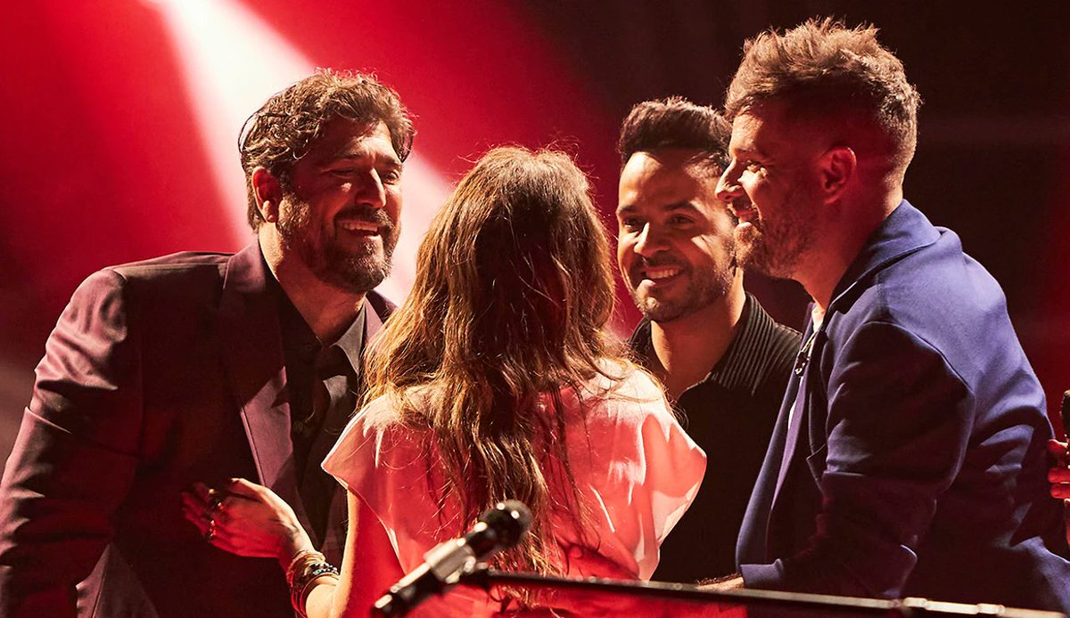 🥇 LÍDER <a href="/LaVozAntena3/">La Voz</a>, con un 19% de share y 1.520.000 esp.

🌟 Se acercan 4.5M de contactos y mejora en un +23% la media del canal

🎤 Es el 2º entretenimiento + visto del día!!

#QueVivaLaTele #Audiencias