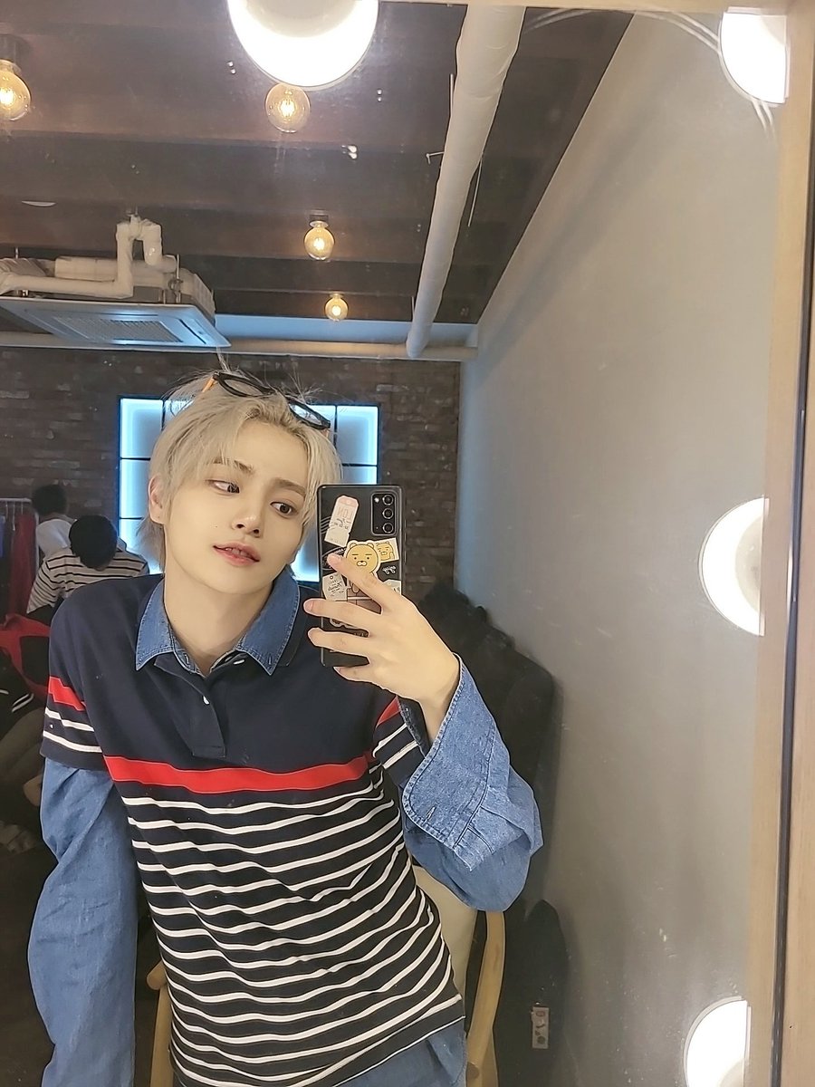 fantasyboys_mem's tweet photo. [#홍성민] 

반디들 내돌의 온도차 모두 보셨나요?ㅎㅎ
그리고 오늘 저희 판타지보이즈의 음악중심도 
많이 기대해주세요💗 

#FANTASYBOYS #판타지보이즈
#HONGSUNGMIN https://t.co/39NWVyWwtD