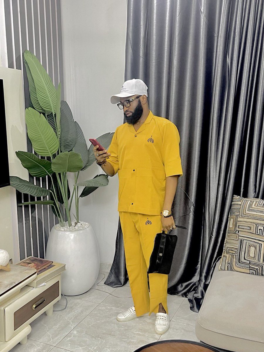harmony_stylist's tweet photo. MATURE MEN LIFESTYLE BRAND🔥

Outfit and shoe: @harmonyfashionstylist

Worldwide Delivery✅

For enquiries :
Send a message Via  DM or 
IG @harmonyfashionstlist
Whatsapp +234 806 511 2845
 
#hfsmen#fyp #outfitinspiration
#naijastylist #lagosfashiondesigner
#ibadanstylist Yhemolee https://t.co/Vcr85bNAVP