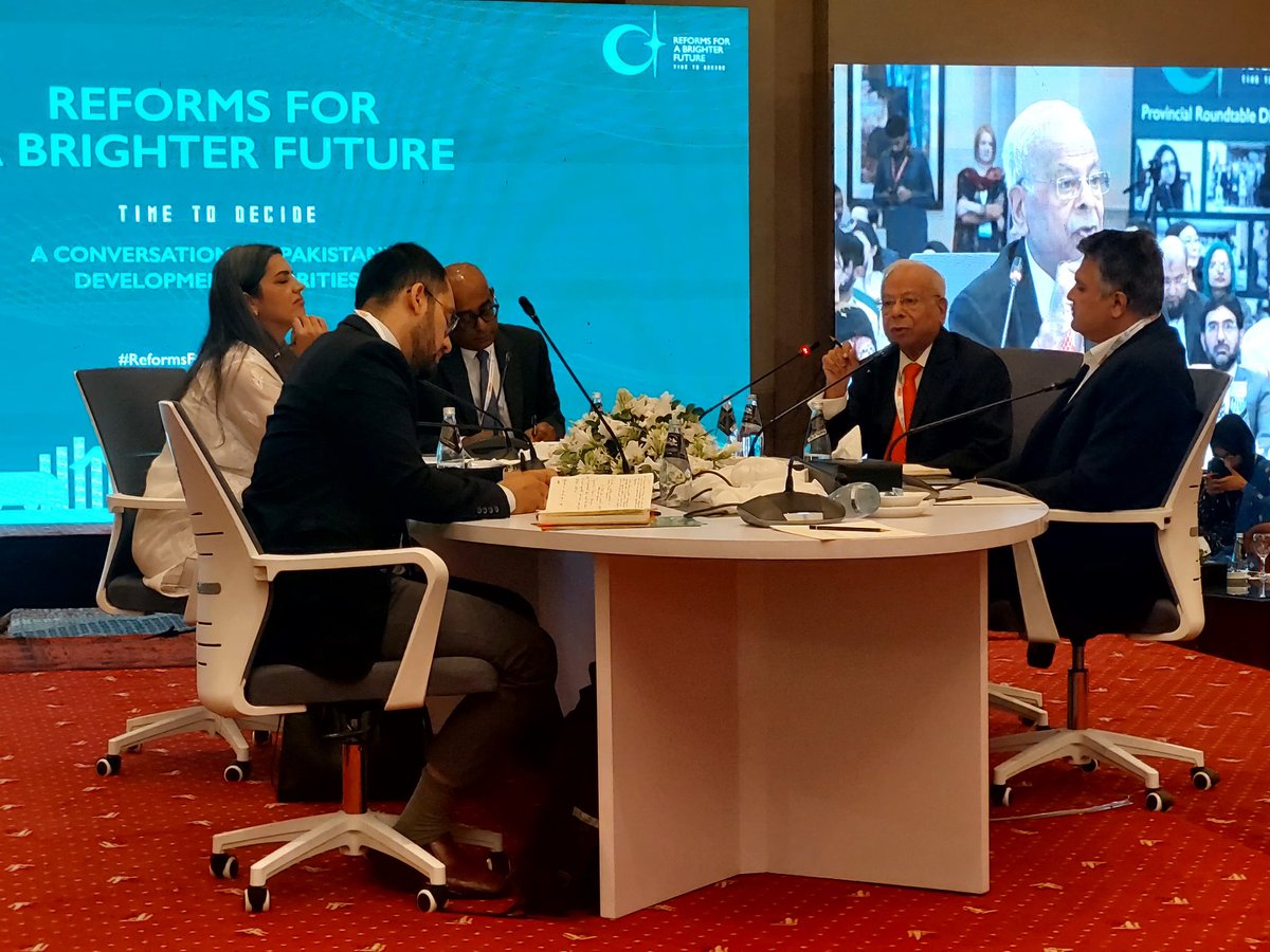 itx_izayyyy's tweet image. The World Bank aims to improve services, finances, and governance. It focuses on enhancing the economy, and government efficiency for better development. @tabadlab @WBPakistanCD @PIDEpk
#ReformsForABetterFuture