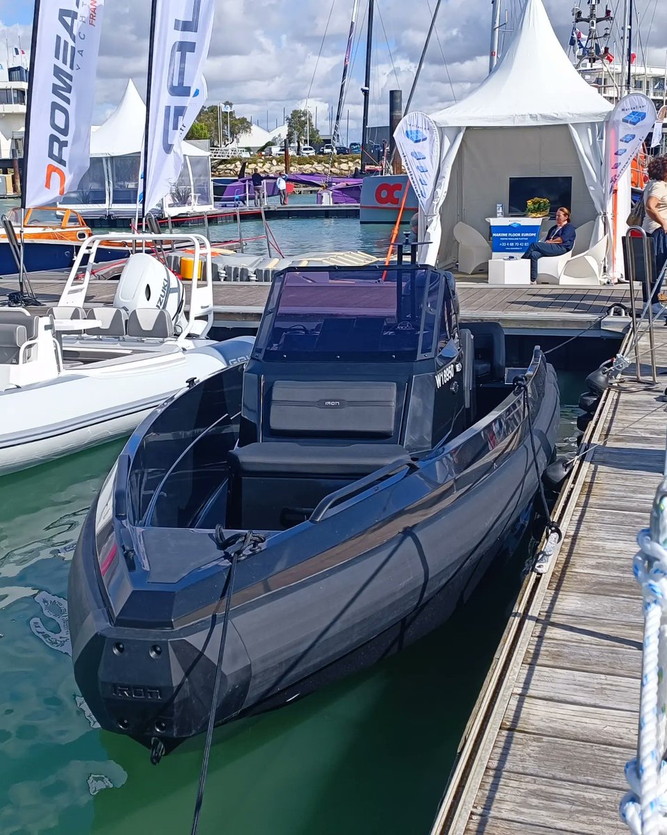 testanddriving's tweet image. Il paraît que l'on se bonifie avec le temps. C'est vrai selon vous ? Rencontre incroyable avec ce Suzuki Vitara de première génération sur le parking du Grand Pavois 2023 à la Rochelle. L'occasion d'y découvrir le stand de Suzuki Marine. @SuzukiMarine_fr @GrandPavois