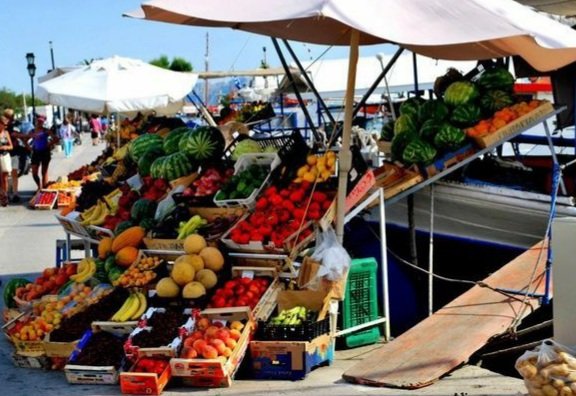 argie810's tweet photo. Καλημέρα σε όλο τον κόσμο ...!!!
🔸️fruit selling boat in Aegina🔸️
#Creece https://t.co/cEaja26a41