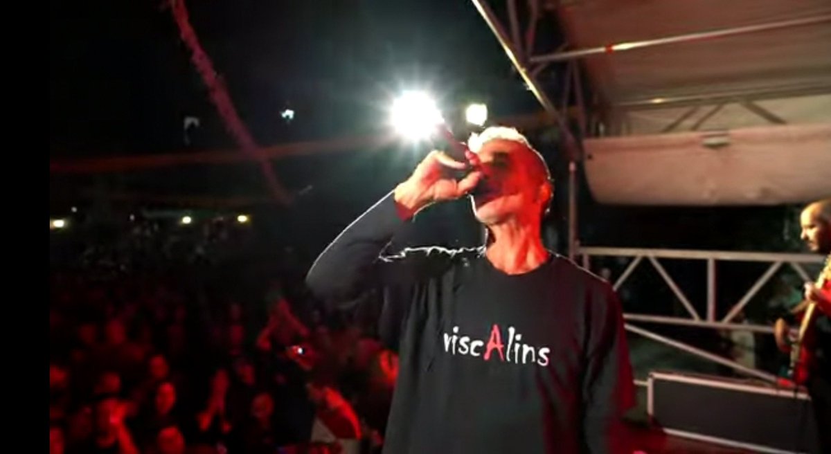 marcdelparc's tweet photo. En Ferran ens diu adéu 🕊️ i en el record ens deixa amb el darrer videoclip de Strombers dedicat a les @fallesalins, amb el suport del @pnaltpirineu, en promoció d'aquesta festa patrimoni immaterial de la humanitat @UNESCO
#somdefociferro 🔥🔨
@marcverum
https://t.co/qrKmm6FmXO https://t.co/jxxwCpZjW6